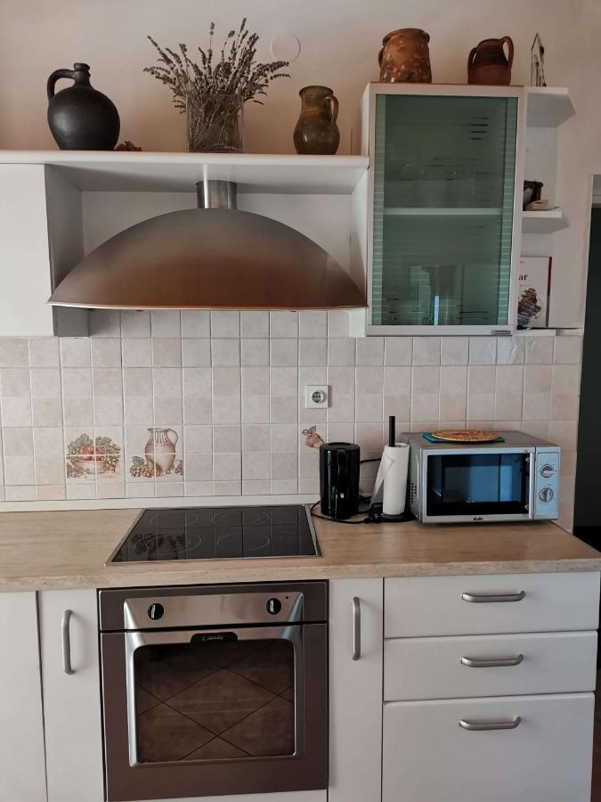 Pri Noni "Istracycle" Apartment Люция Екстериор снимка