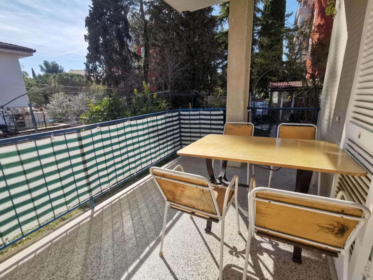 Pri Noni "Istracycle" Apartment Люция Екстериор снимка
