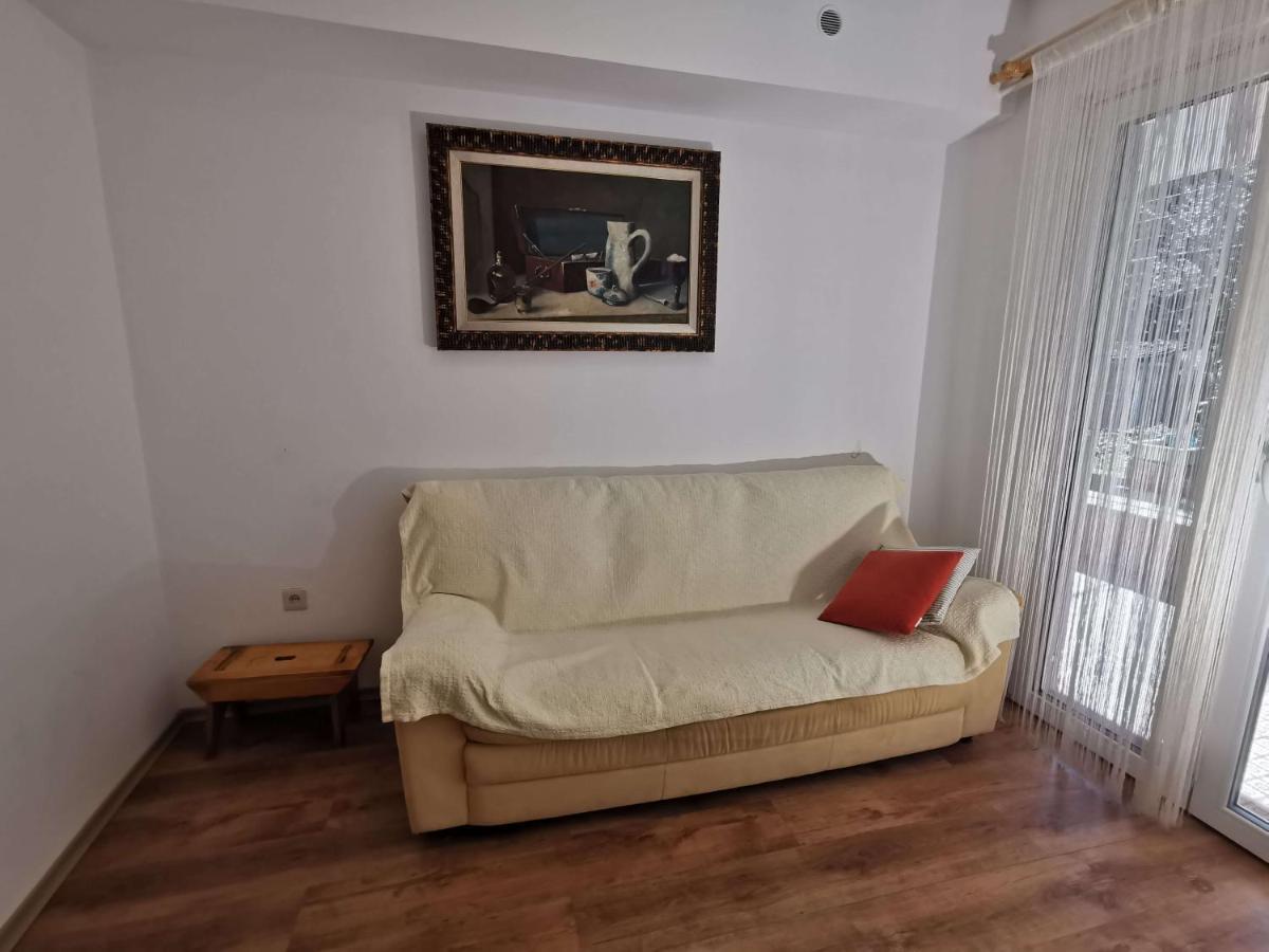 Pri Noni "Istracycle" Apartment Люция Екстериор снимка