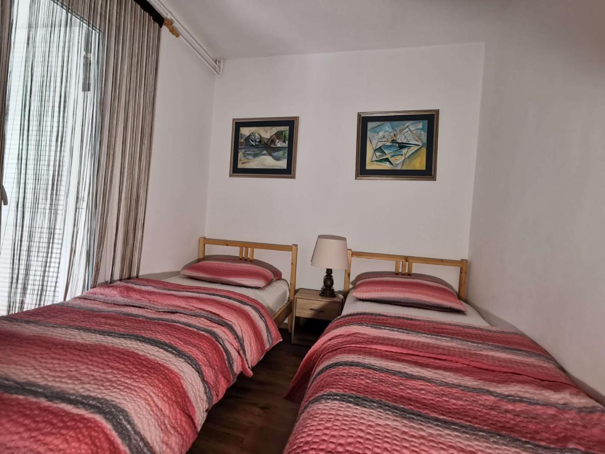 Pri Noni "Istracycle" Apartment Люция Екстериор снимка
