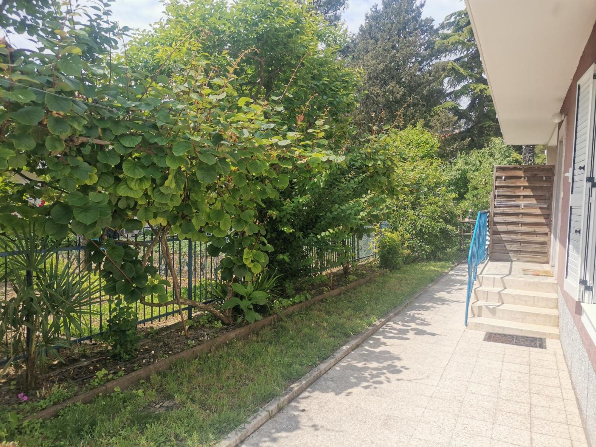 Pri Noni "Istracycle" Apartment Люция Екстериор снимка